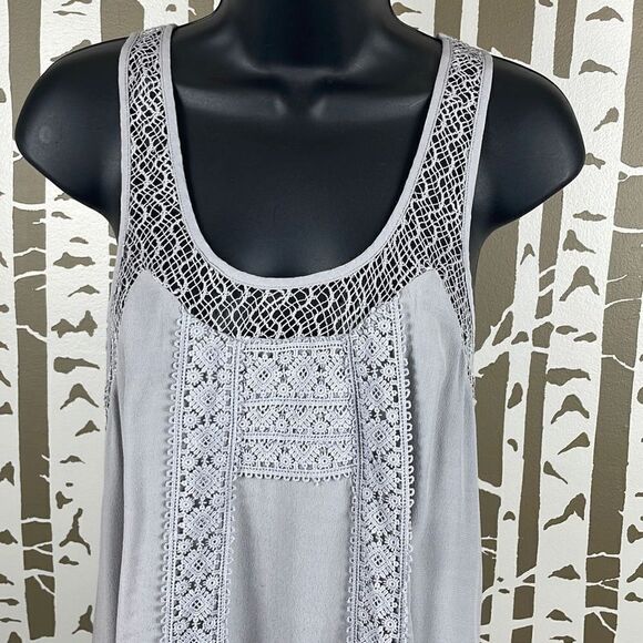 NEW $29 Boho Grey Embroidered Trim Shark Bite Long Line Tank Top sz S - Picture 5 of 10